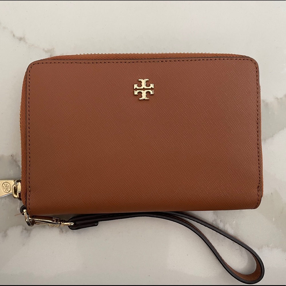 Tory Burch Zip Leather Wallet